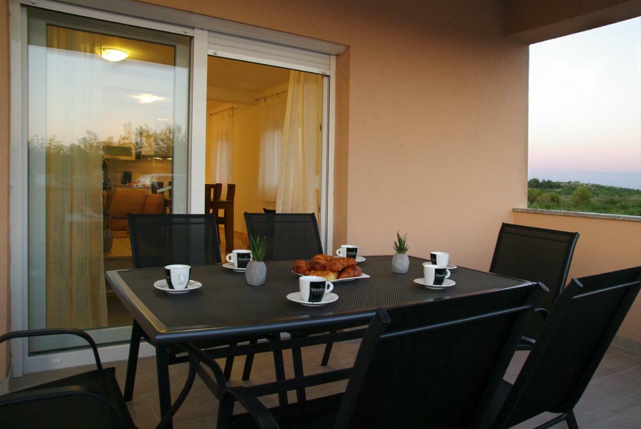 Holiday Home Luka Zadar Eksteriør bilde