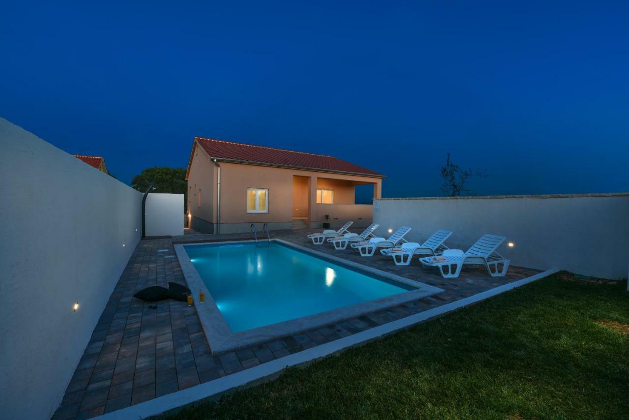 Holiday Home Luka Zadar Eksteriør bilde