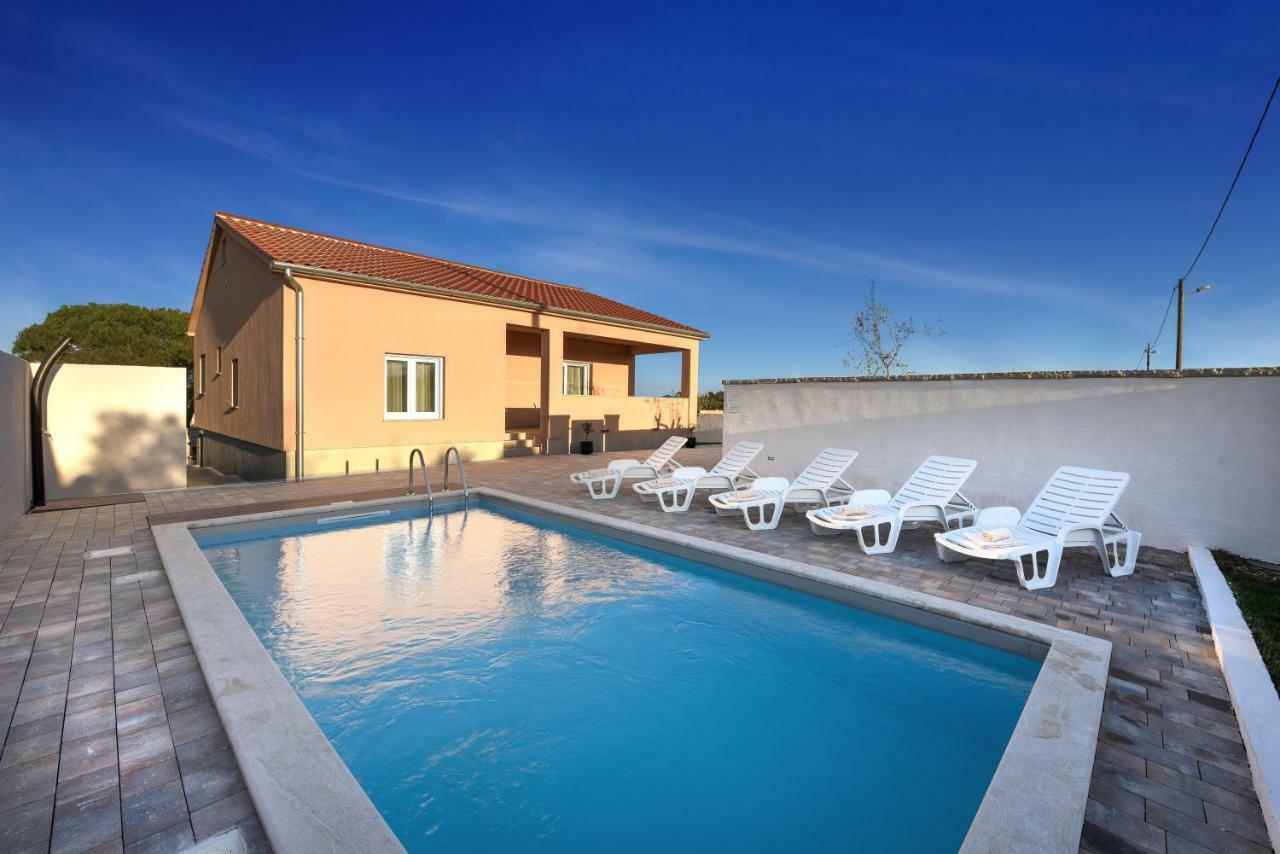 Holiday Home Luka Zadar Eksteriør bilde