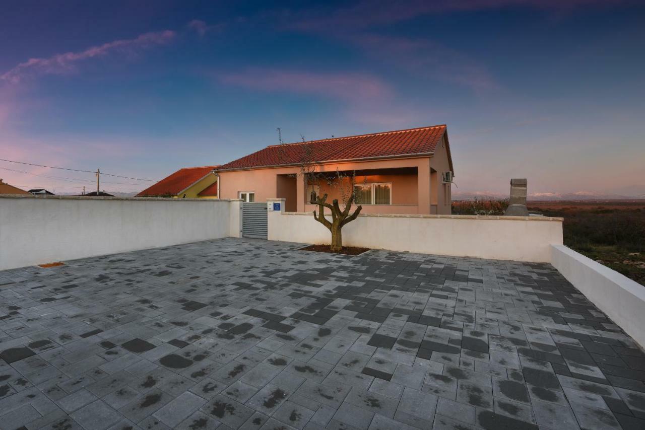 Holiday Home Luka Zadar Eksteriør bilde