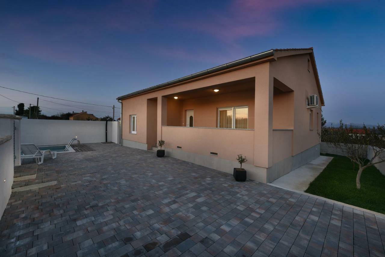 Holiday Home Luka Zadar Eksteriør bilde