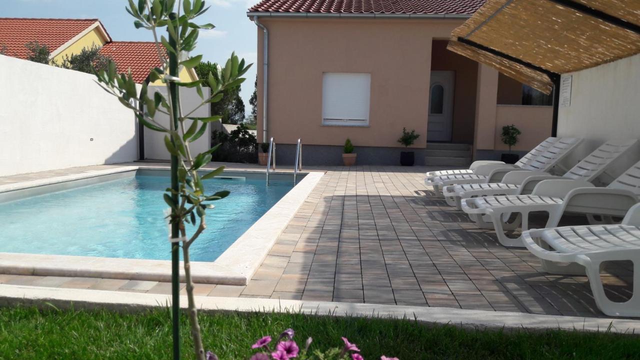 Holiday Home Luka Zadar Eksteriør bilde