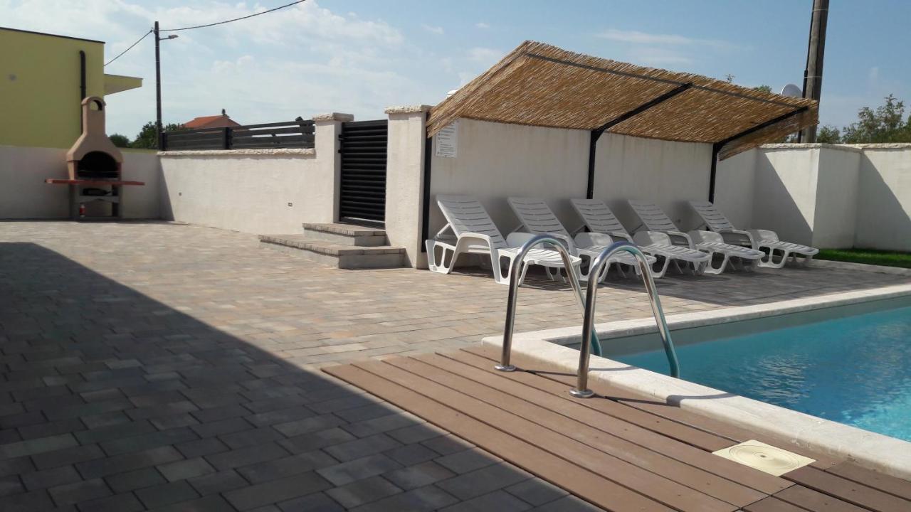 Holiday Home Luka Zadar Eksteriør bilde