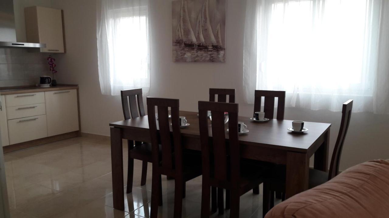 Holiday Home Luka Zadar Eksteriør bilde